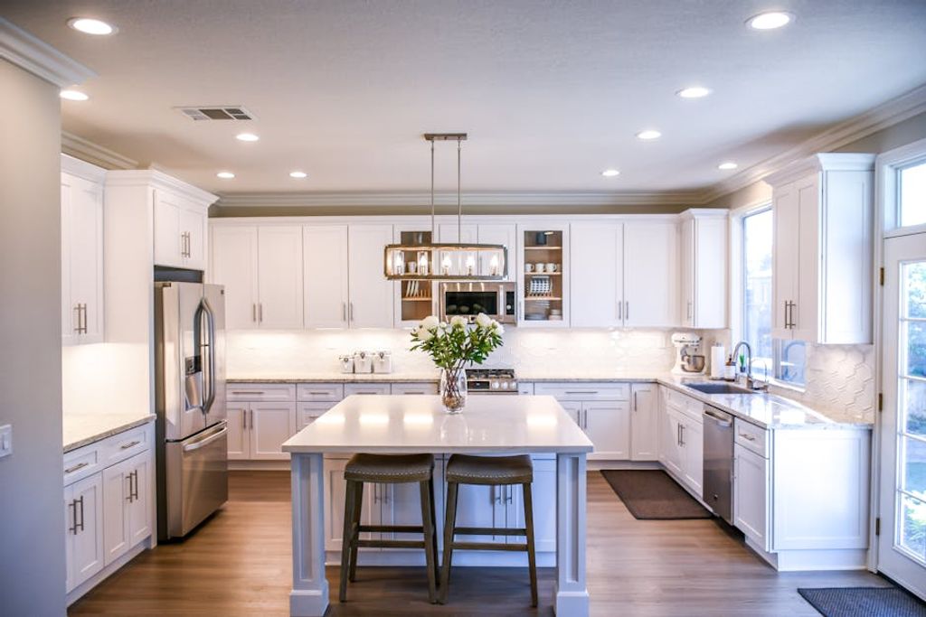 Mark McCammon באתר PEXELS luxury kitchen design